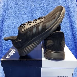 Size 7 Adidas Duramo 9